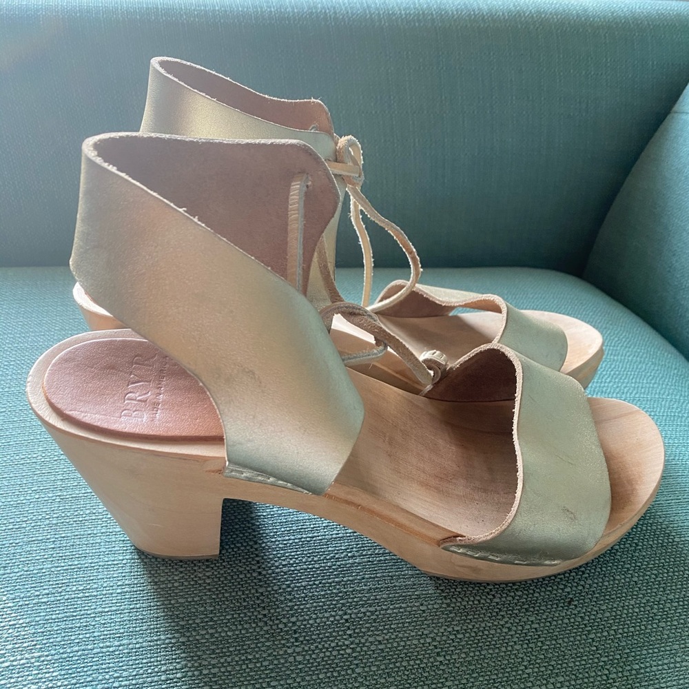 Metallic Bryr Hannah-Spanish (?) Clog - Size 40